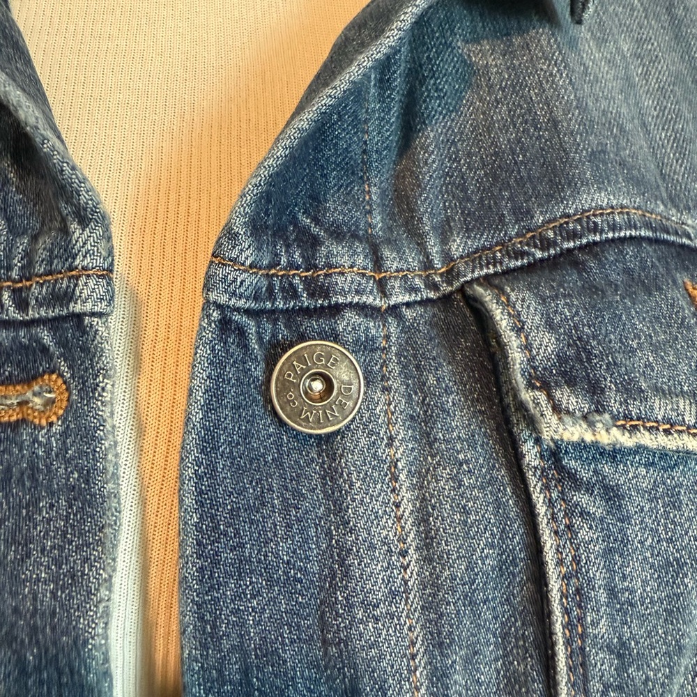 PAIGE Aveline distressed denim jacket. Size S - Picture 5 of 9